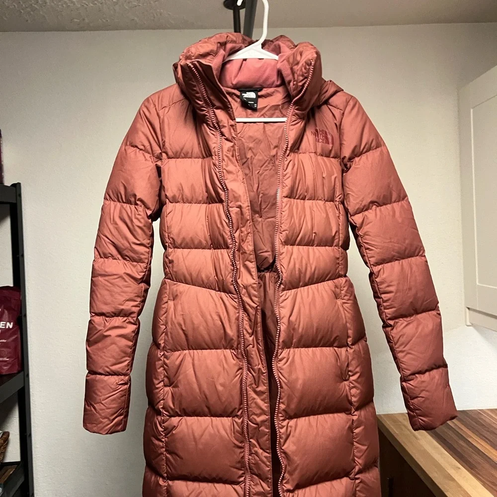The North Face- Women's Metropolis Coat - Picture 7 of 13
